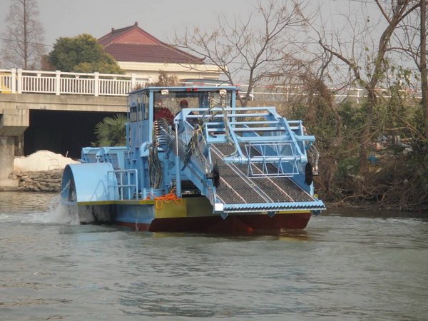 SSHB-950前收前卸全自动水面清洁船